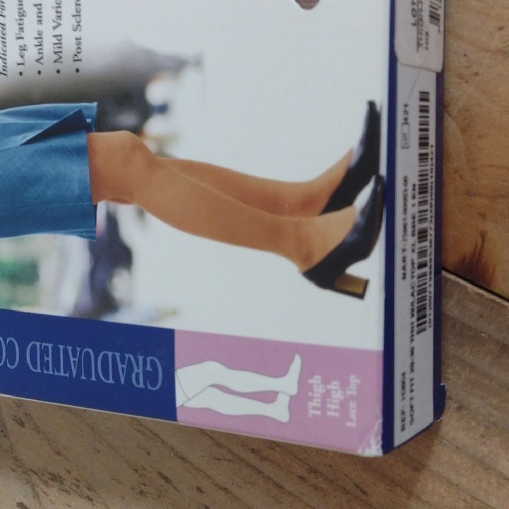 Activa Soft Fit Graduated Therapy Compression Hose Thigh High Lace Top XL NEW
